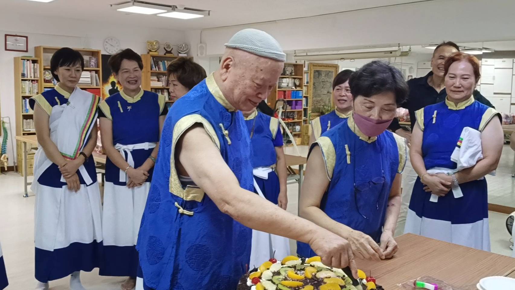 112慶祝方老師生日