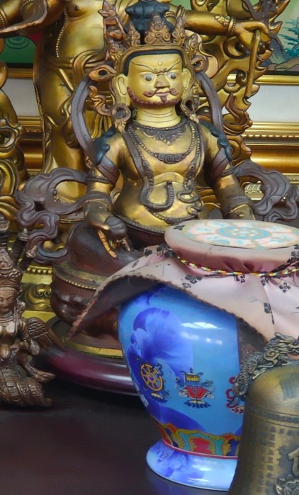 財寶天王（佛像）